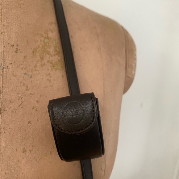 Leica 18722 Leather D-Lux 5 Ever-Ready Case - Picture 10 of 16